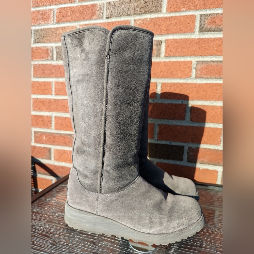 Authentic UGG Kara tall boots, gray size 8